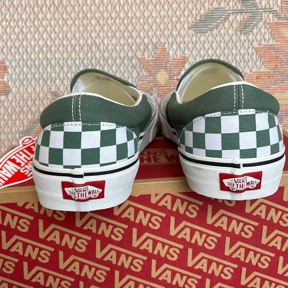 Vans Men’s Classic Slip-0n
Color Theory Checkerboard
VN0A5JMHYQW
Sneakers - Picture 14 of 16